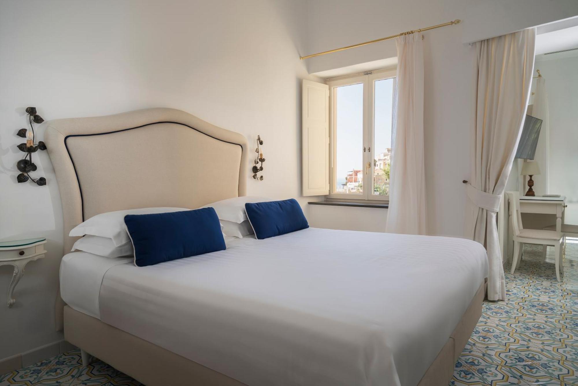 Savoia 4*