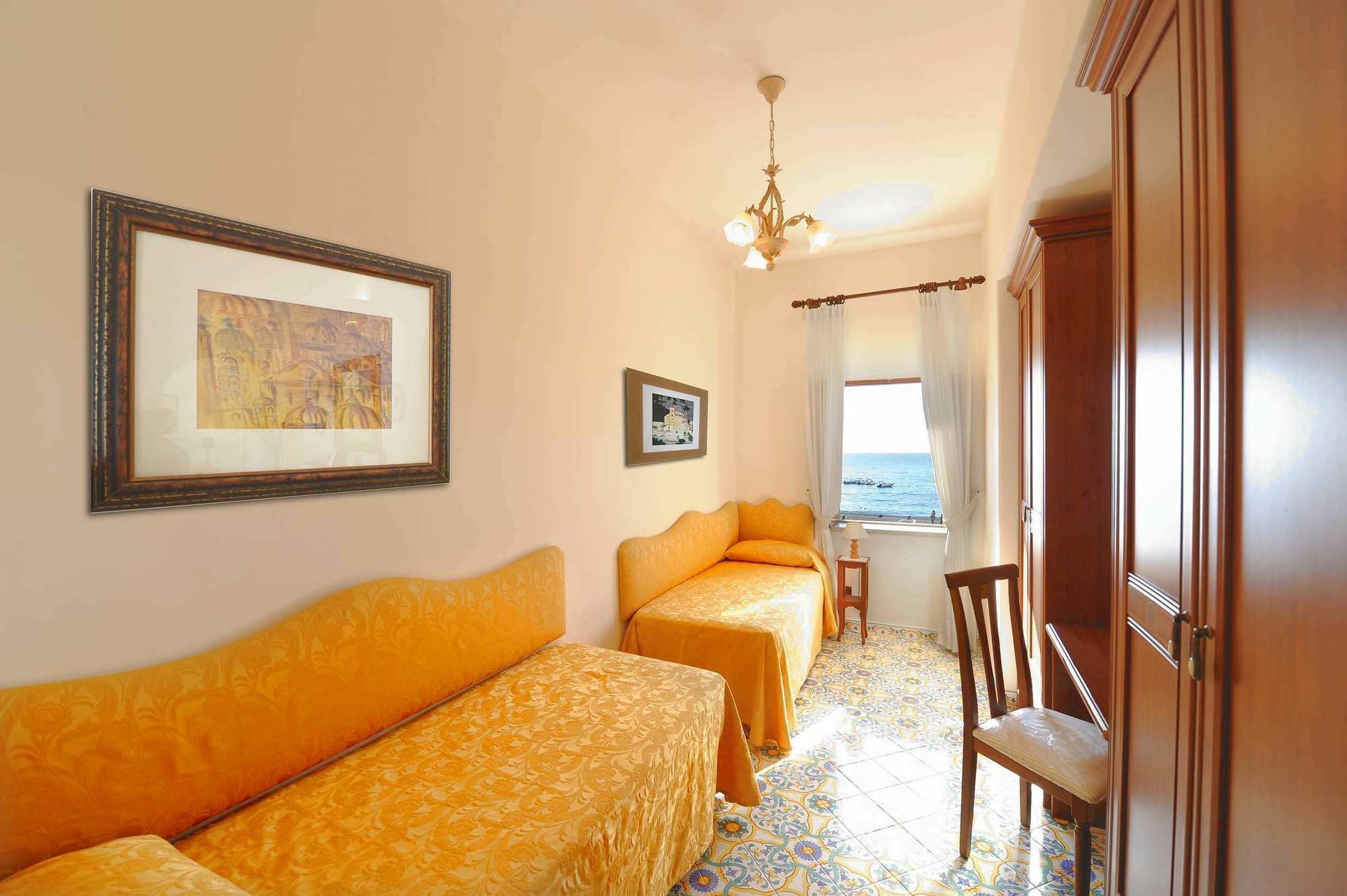 Costanzo Front Apartment Positano