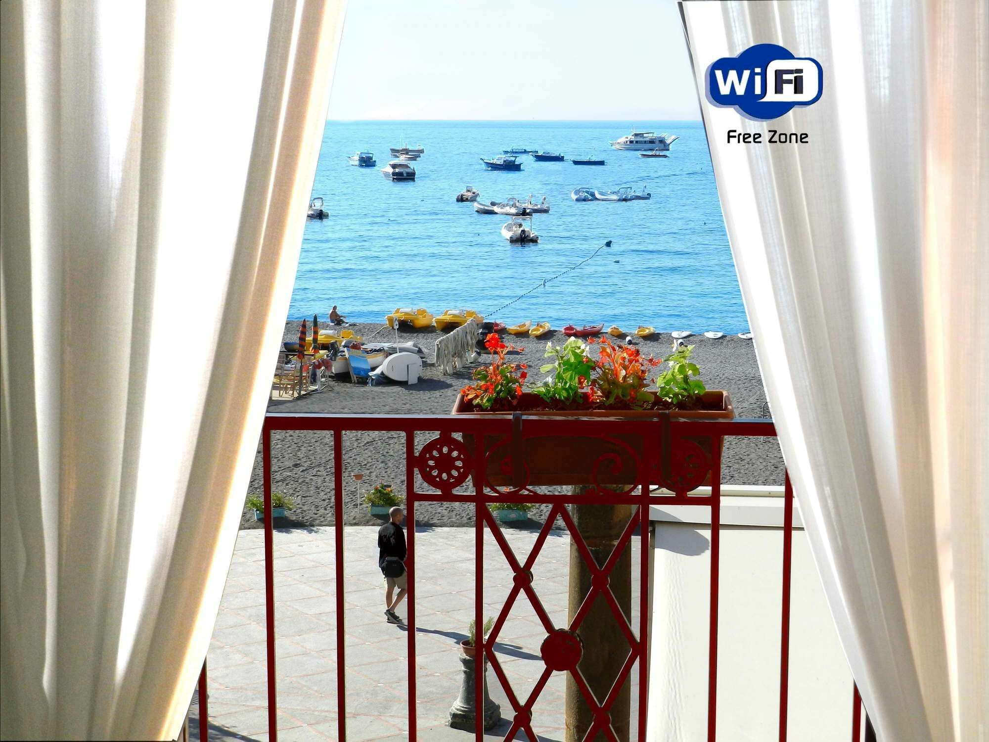 Costanzo Front Apartment *