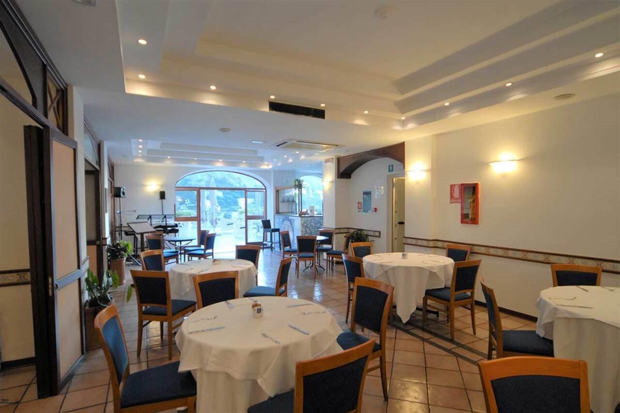 Hotel Royal 4*