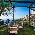 Villa Laura Amazing Breakfast,Private Outdoor Hot Tub, Positano Experience
