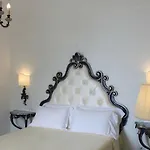 Queen View Apartment - No Kitchen