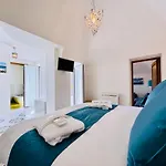 Yourhome - White House Gio