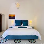 Yourhome - White House Gio