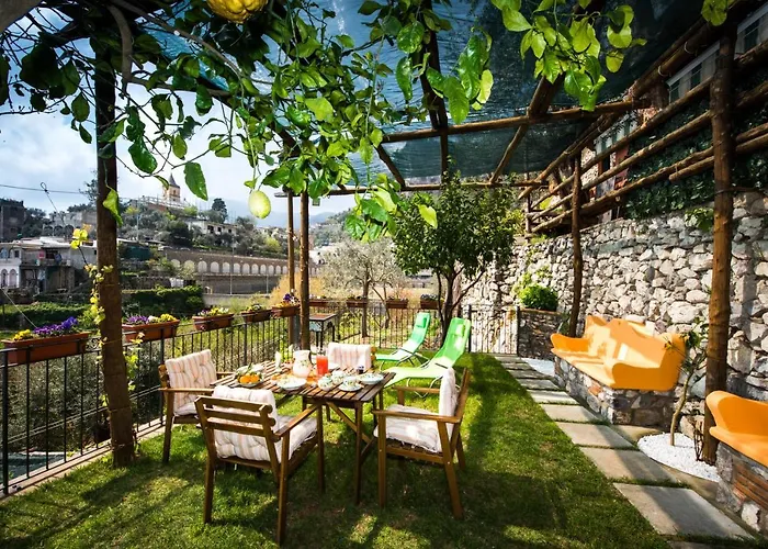 Villa Laura Amazing Breakfast,Private Outdoor Hot Tub, Positano Experience