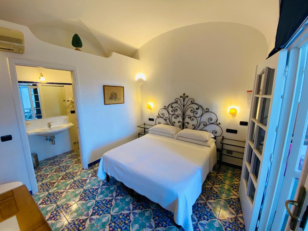 Aparthotel La Caravella Di - Relais, & Residences Positano