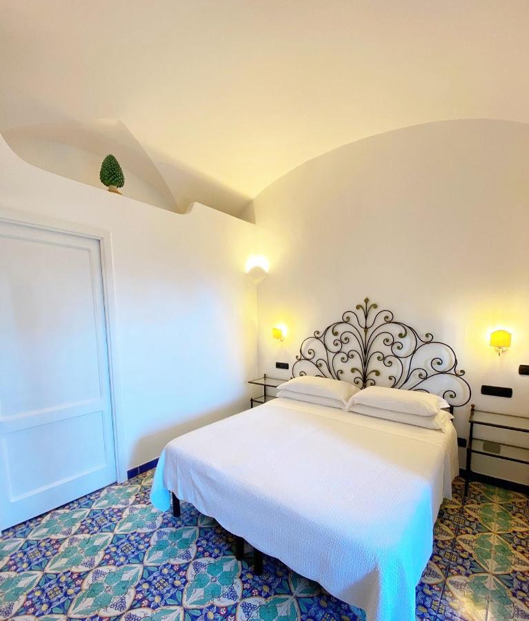 La Caravella Di - Relais&beach Aparthotel Positano