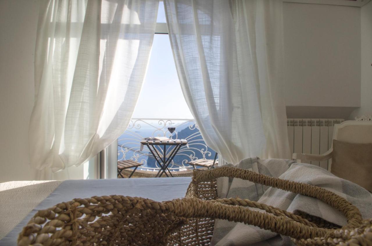 Casa Romelide Amazing View, Free Parking Along The Public Road Holiday home