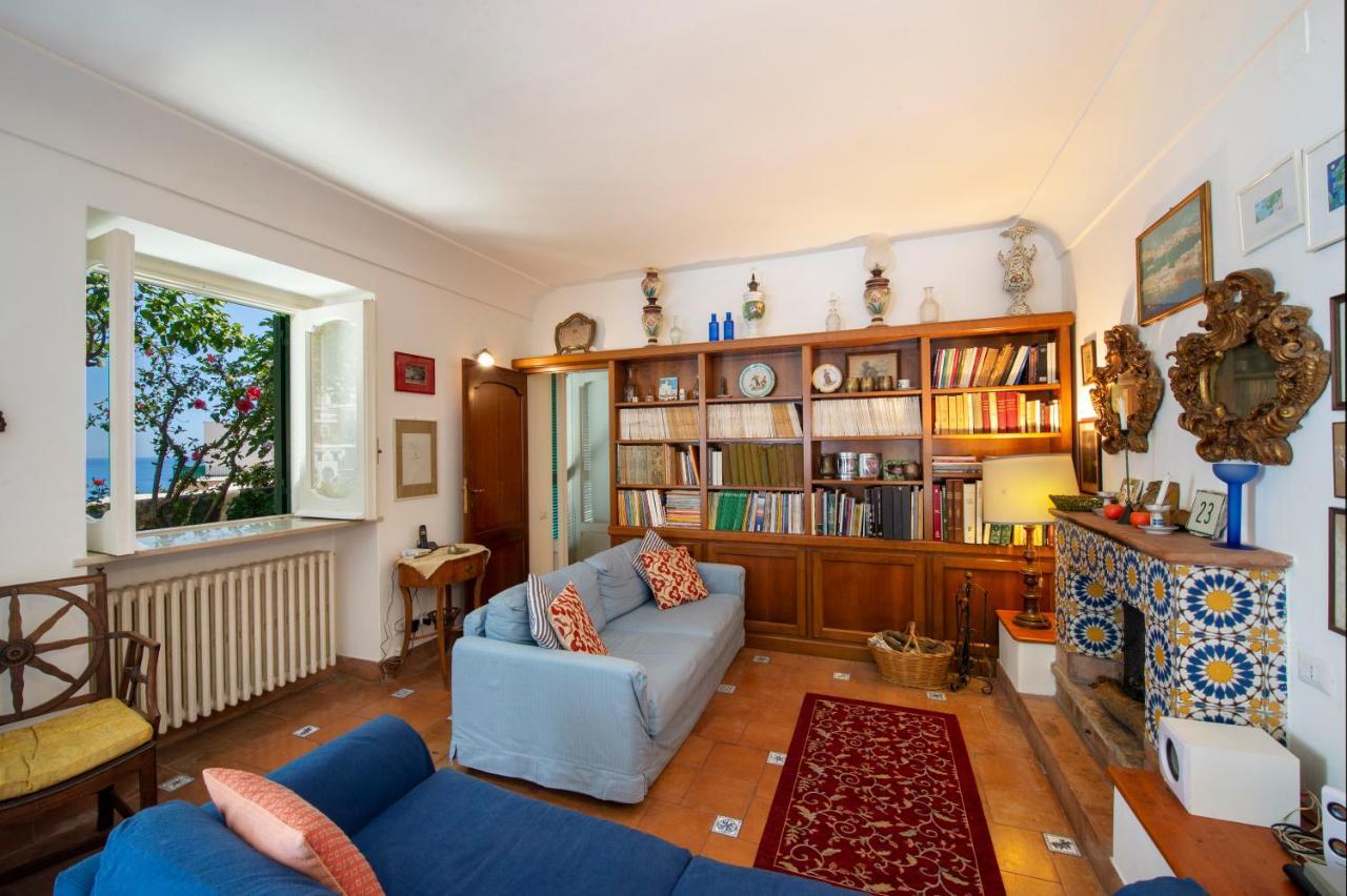 Deli Villa