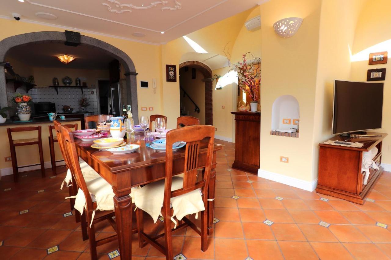 Holiday home Ilary House - De Vivo Realty *