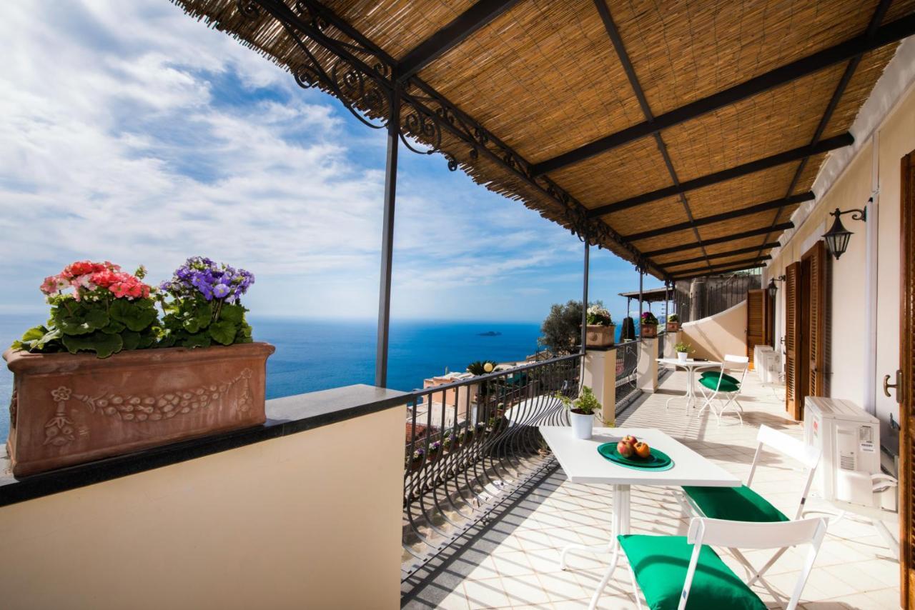 Savina - Elegant Family Overlooks Amalfi Coast -
