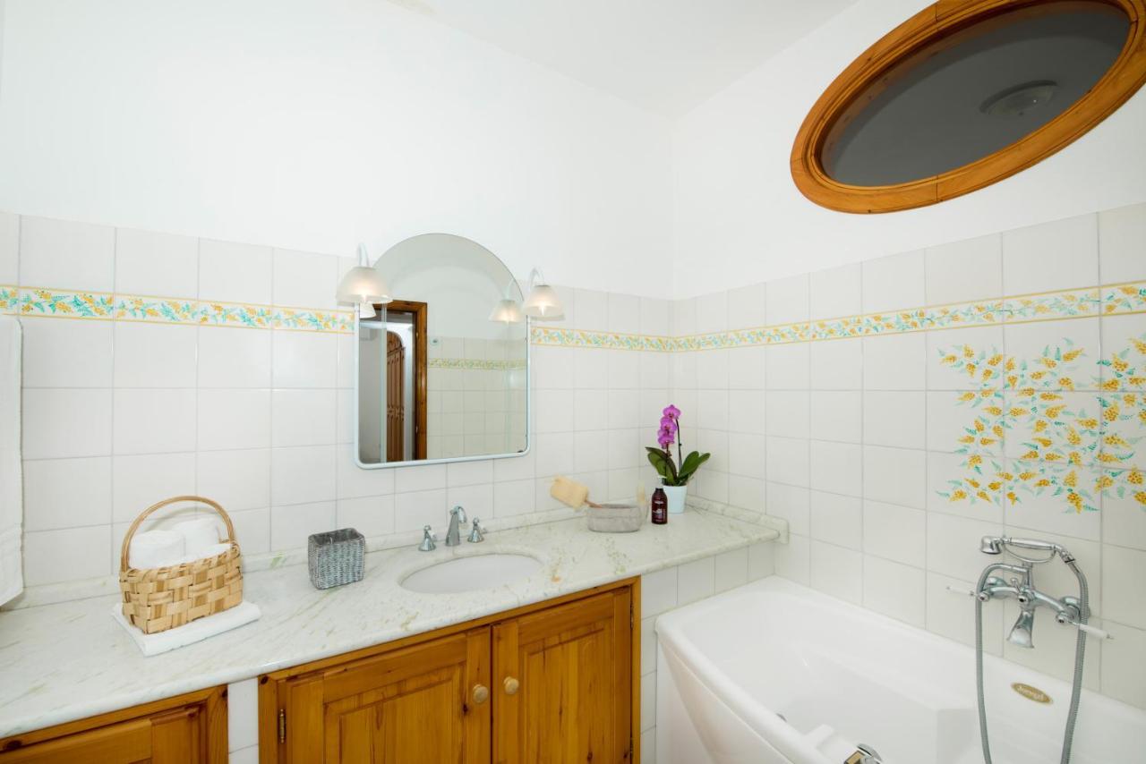 Villa Savina - Elegant Family Overlooks Amalfi Coast - Positano