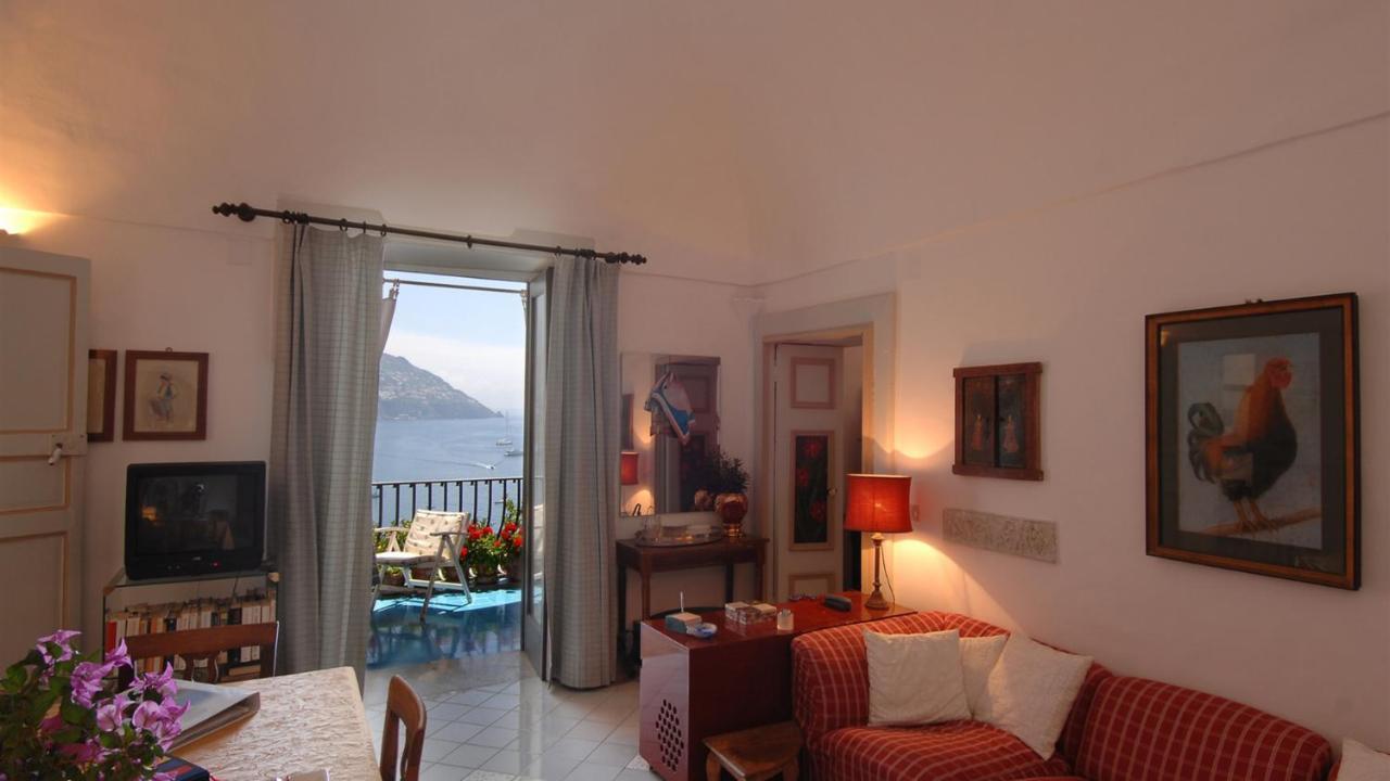 Casa Maria 6&2, Emma Villa
