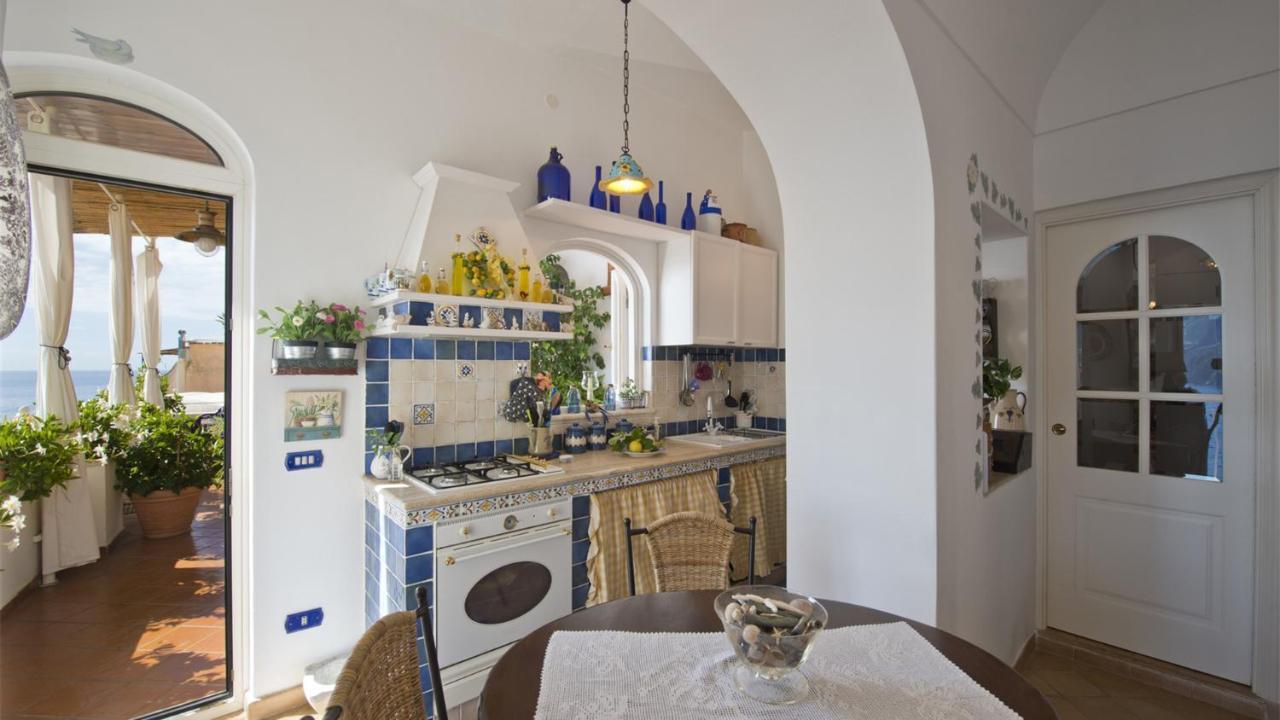 Casa Noemi 4&2, Emma Positano