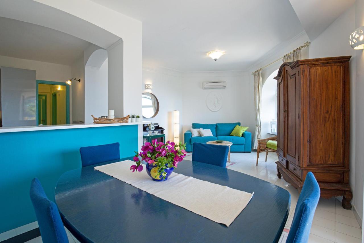 Casa Hermes - *