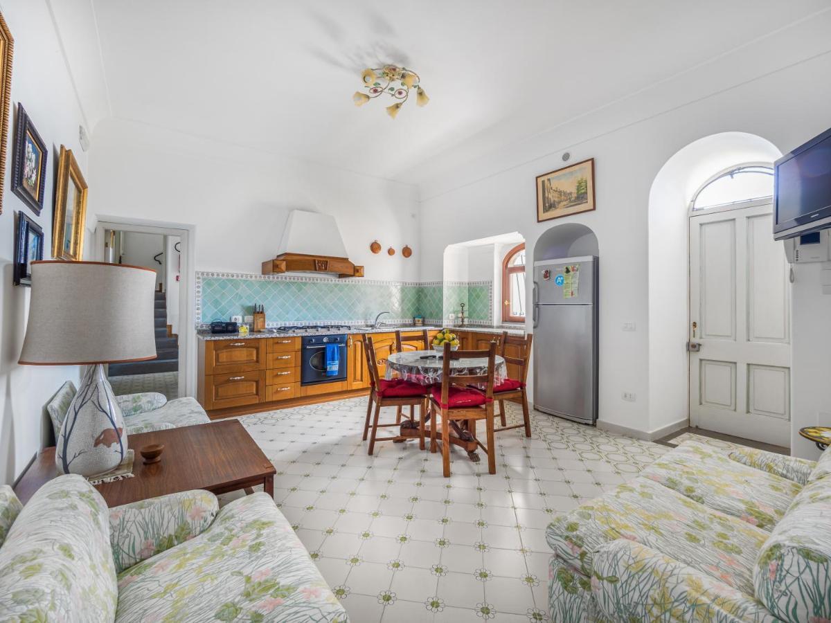 Casa Lauro - De Vivo Realty