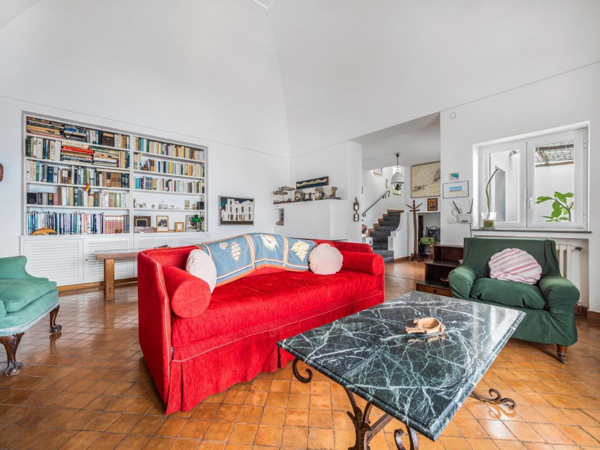 Casa Lauro - De Vivo Realty *
