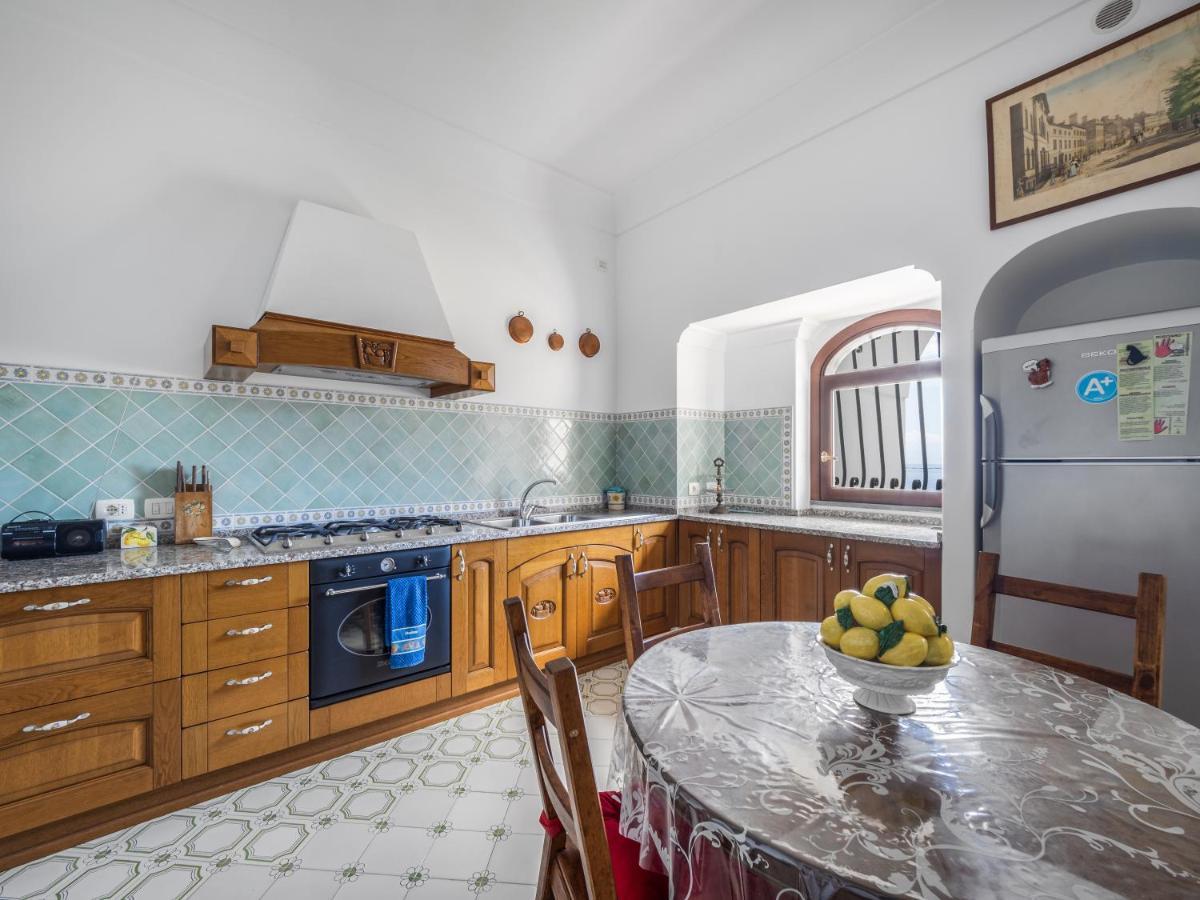 Casa Lauro - De Vivo Realty