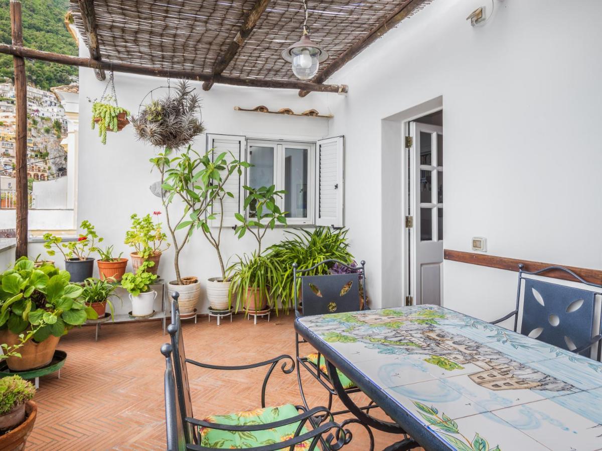 Casa Lauro - De Vivo Realty