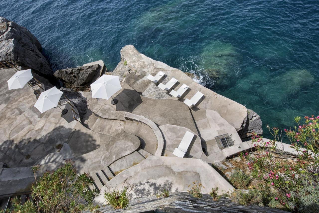 - Lo Scoglio Villa