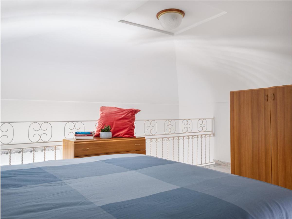 La Perla Di Chicca Apartment