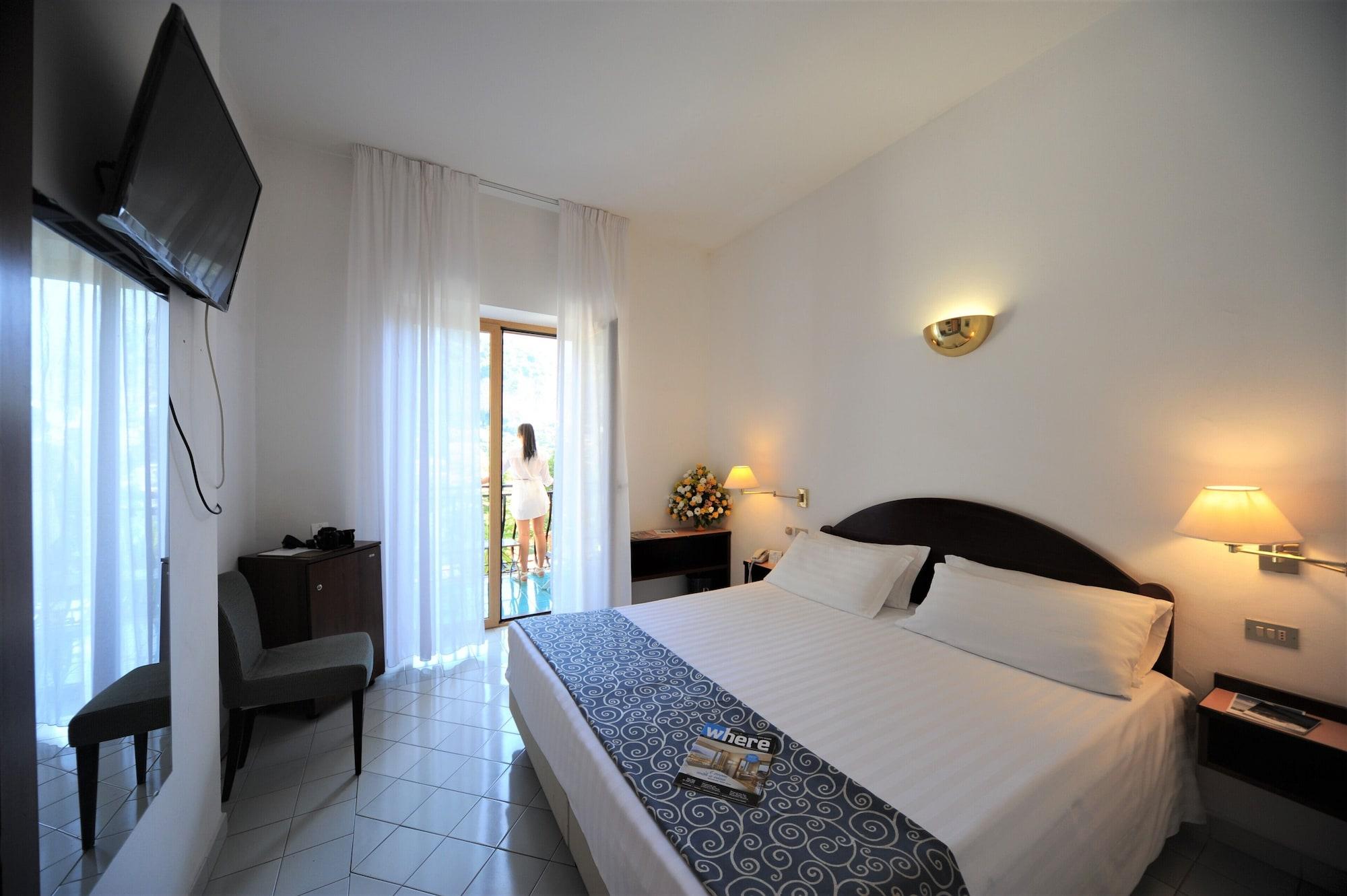 Royal Hotel