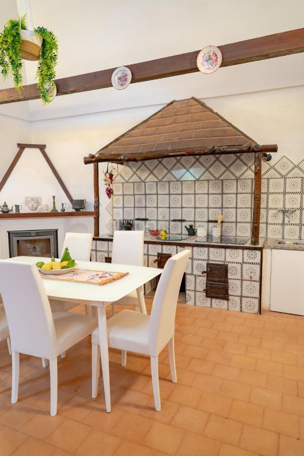 Casa Lalu - Rustic With Stunning Views Apartment