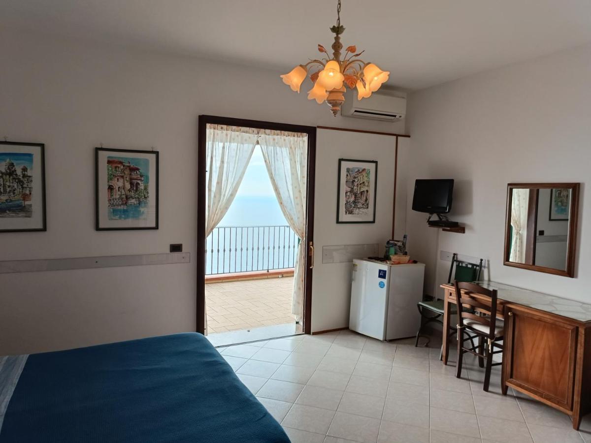 Nino's In Nocelle * Positano