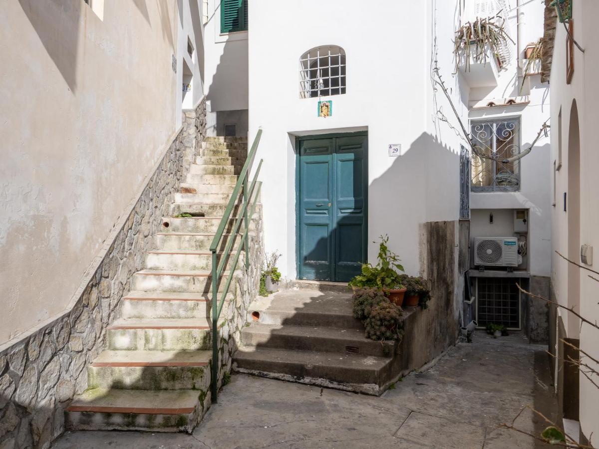 Artist House - De Vivo Realty Holiday home *
