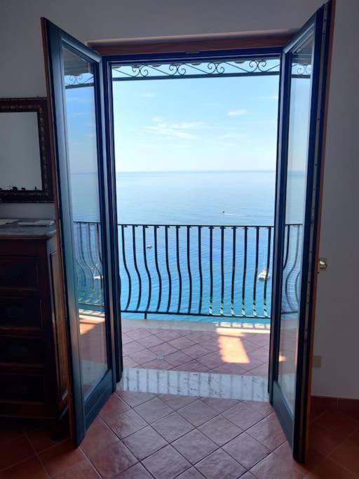 Pleasant With Charming Sea View Apartment Positano
