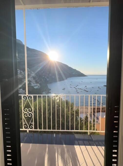 Queen View - No Kitchen * Positano