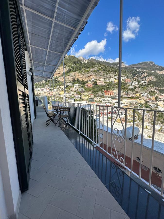 Queen View - No Kitchen * Positano