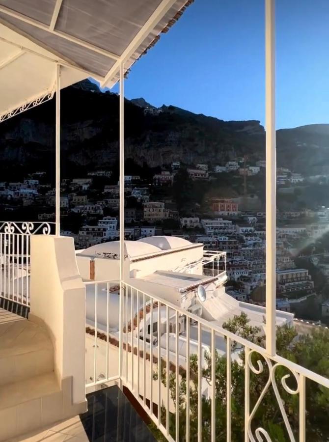 Queen View - No Kitchen * Positano