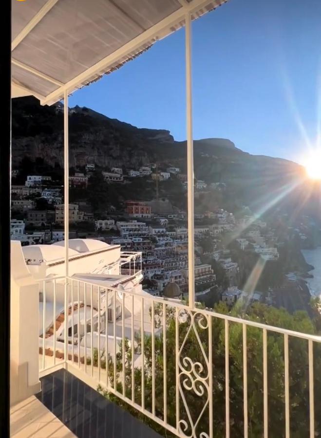 Queen View - No Kitchen * Positano