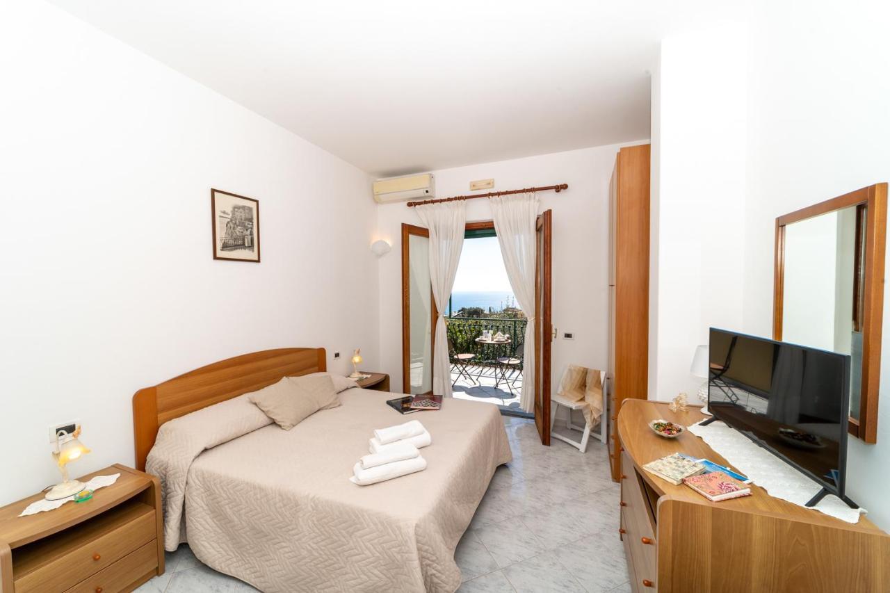 Le Nereidi Bed & Breakfast *