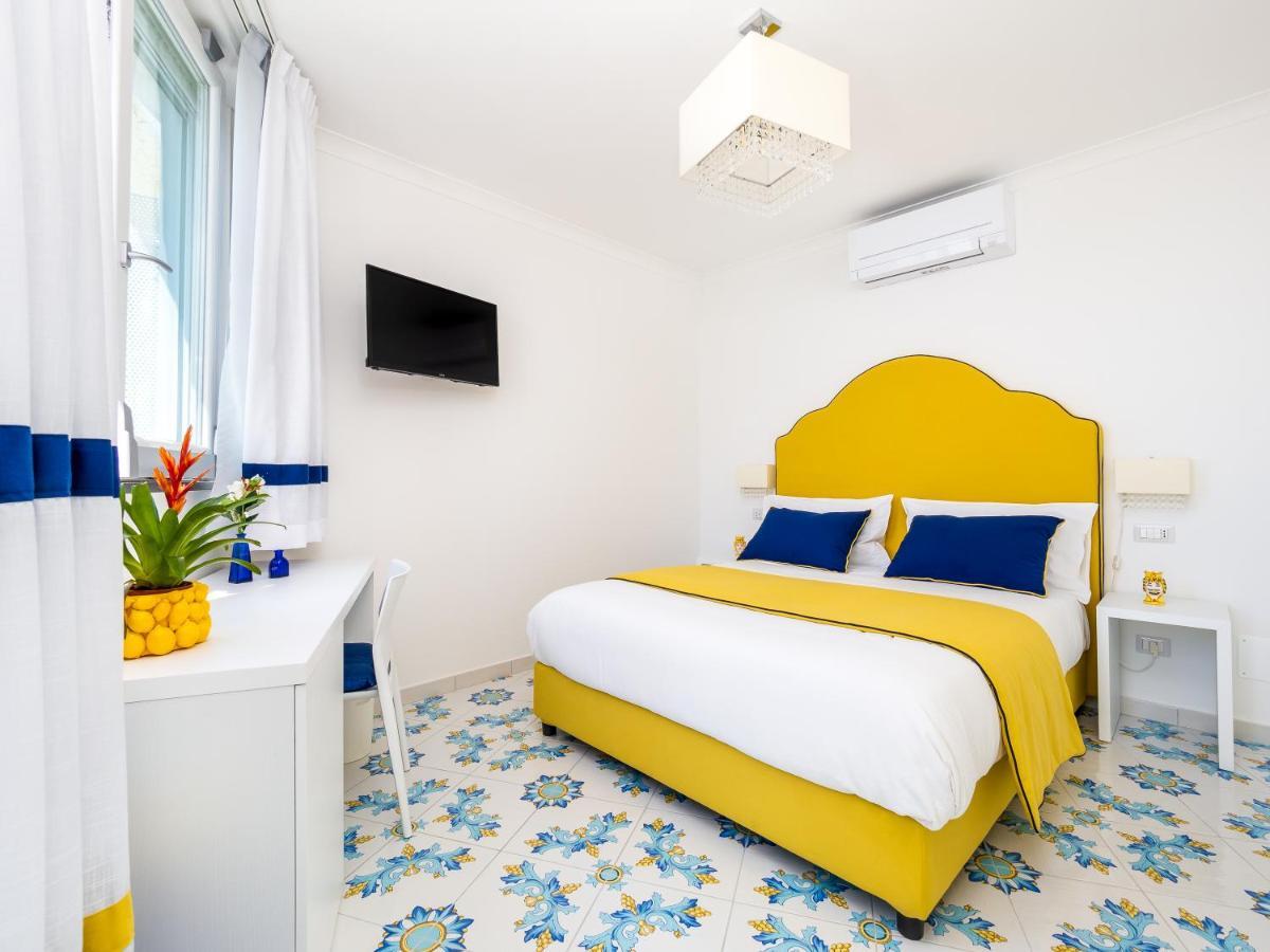 Blue Waves - De Vivo Realty Apartment Positano