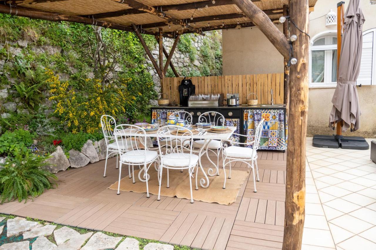 Casa Romelide Amazing View, Free Parking Along The Public Road *