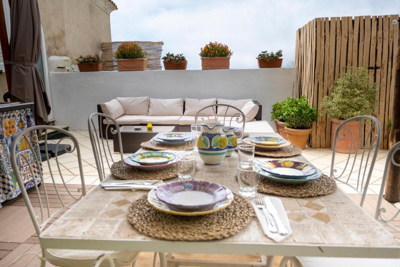 Casa Romelide Amazing View, Free Parking Along The Public Road Holiday home
