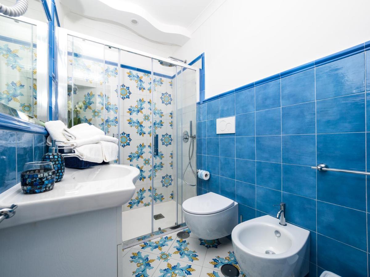 Blue Waves - De Vivo Realty *