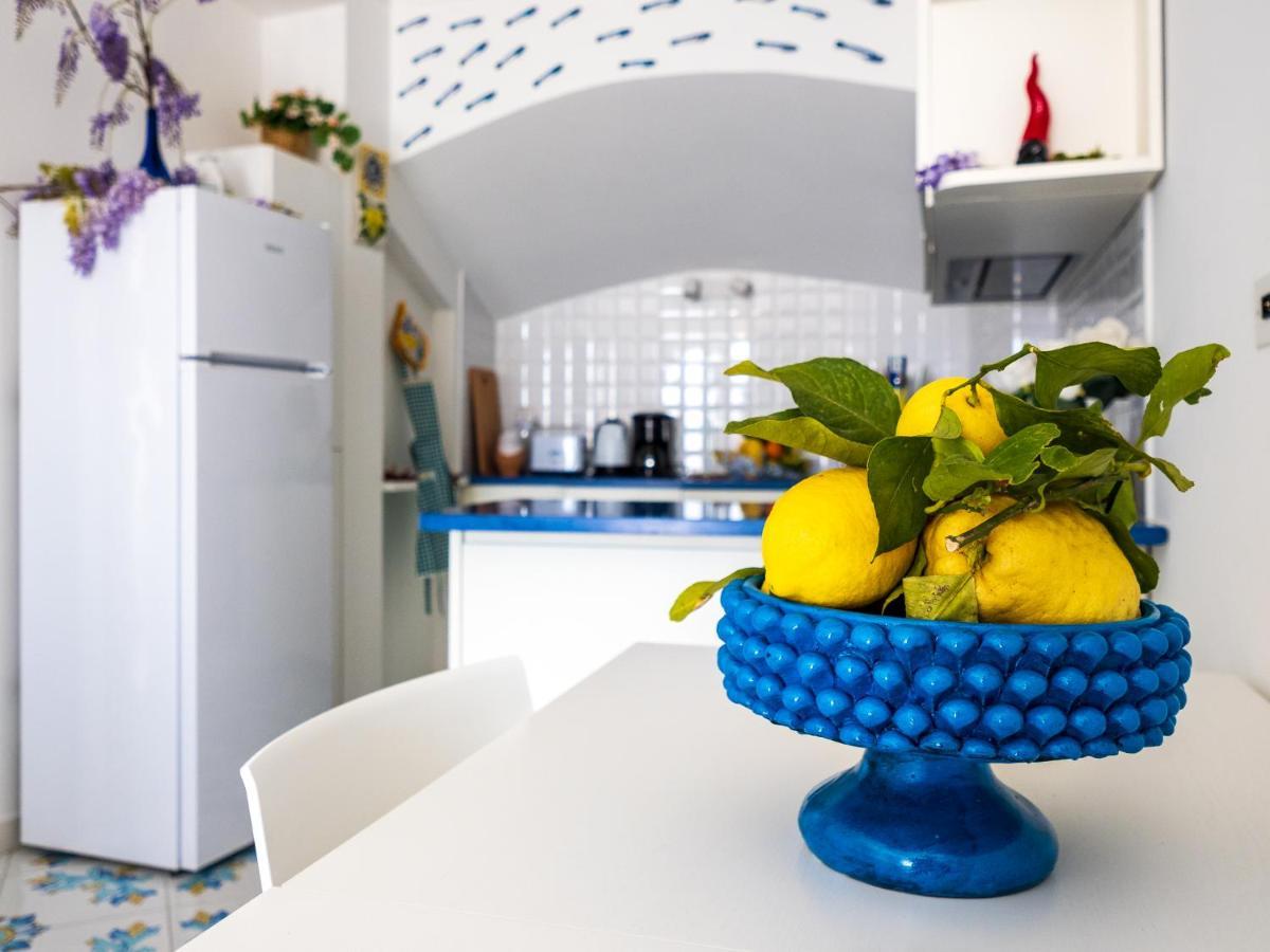 Blue Waves - De Vivo Realty