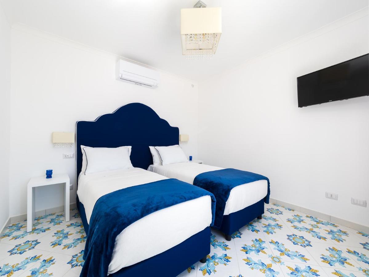 Blue Waves - De Vivo Realty * Positano