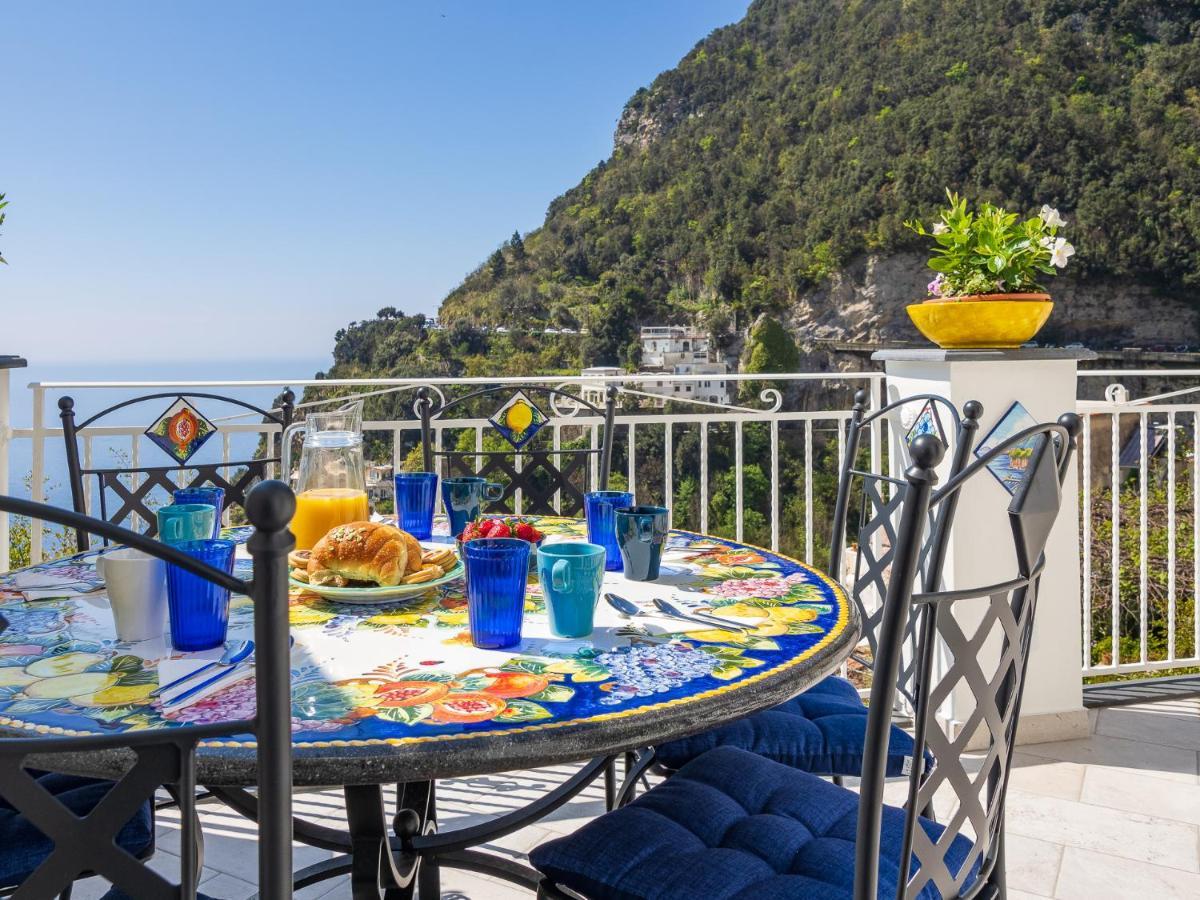 Blue Waves - De Vivo Realty