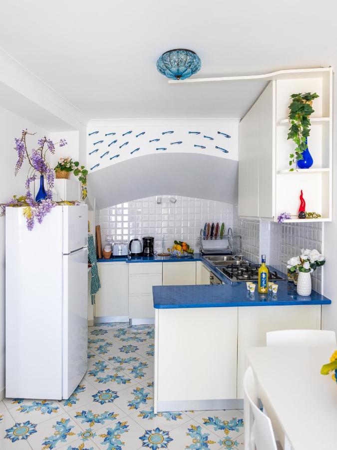 Blue Waves - De Vivo Realty * Positano