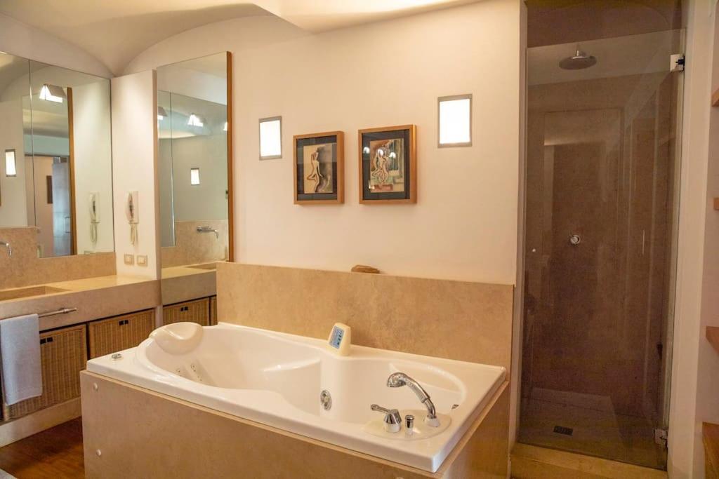 Villa Joey - Prestigious With Private Garage In The Heart Of