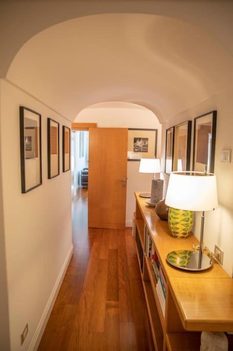Joey - Prestigious With Private Garage In The Heart Of Positano