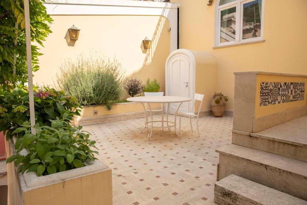 Villa Joey - Prestigious With Private Garage In The Heart Of *