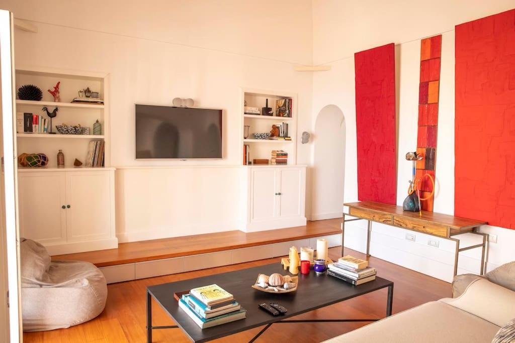 Joey - Prestigious With Private Garage In The Heart Of Villa Positano