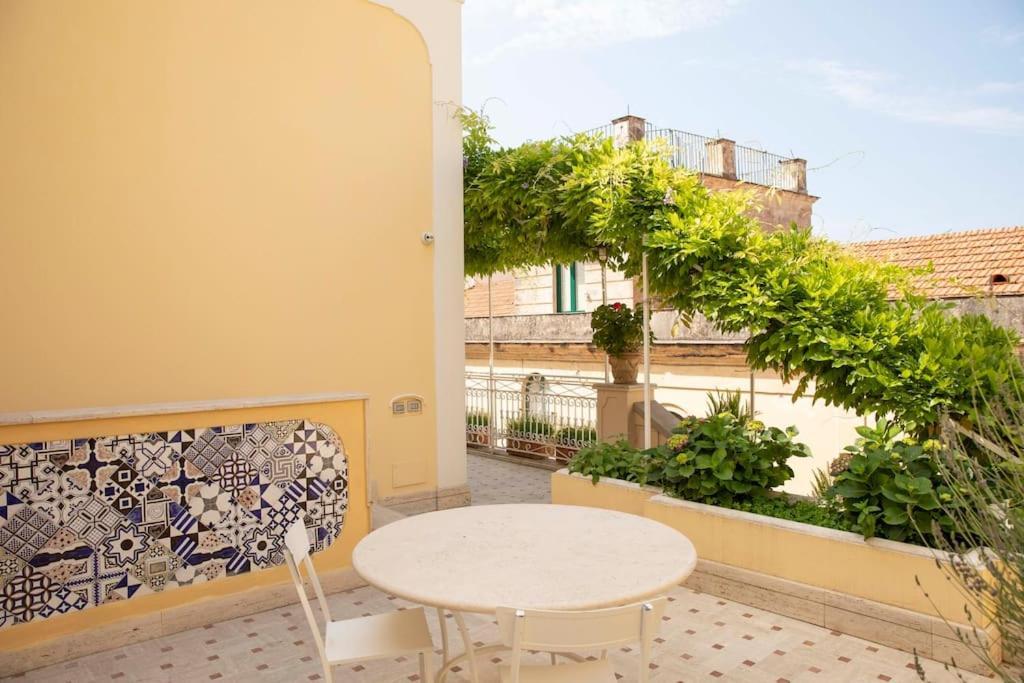Joey - Prestigious With Private Garage In The Heart Of Villa Positano