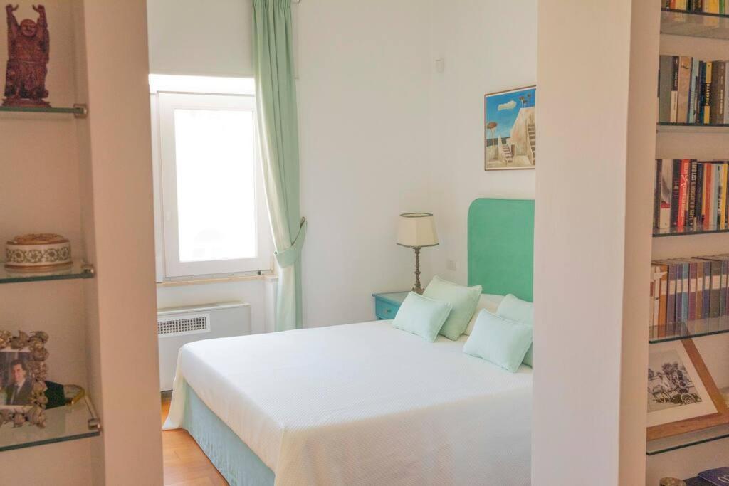 Joey - Prestigious With Private Garage In The Heart Of Positano