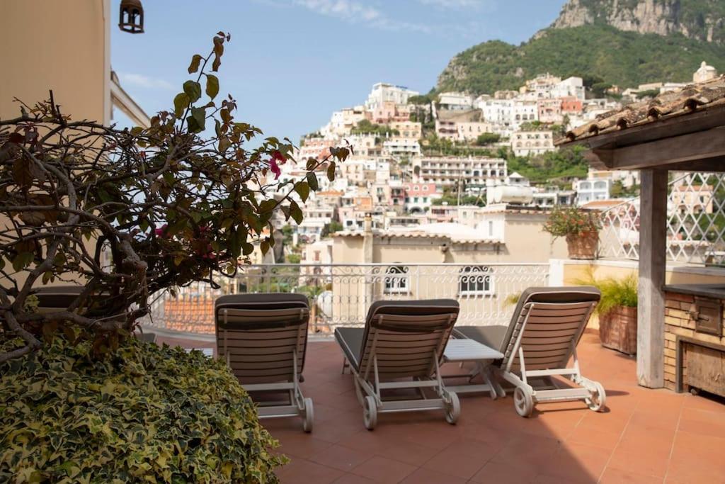 Joey - Prestigious With Private Garage In The Heart Of Villa